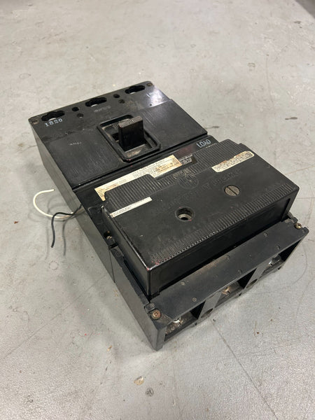8890306