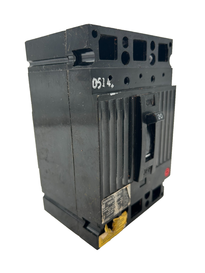 8880380