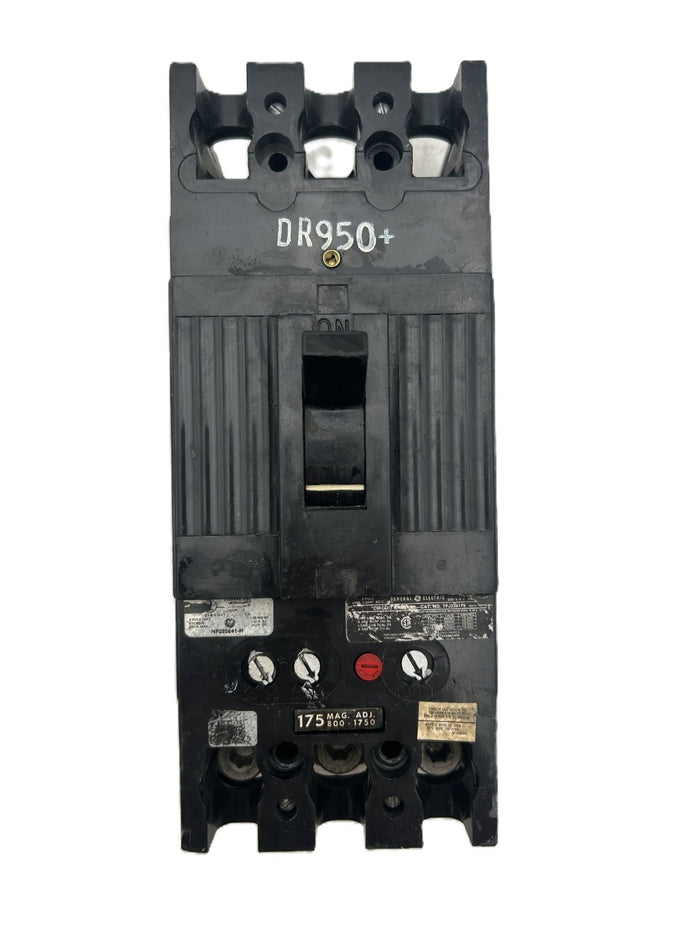8943320