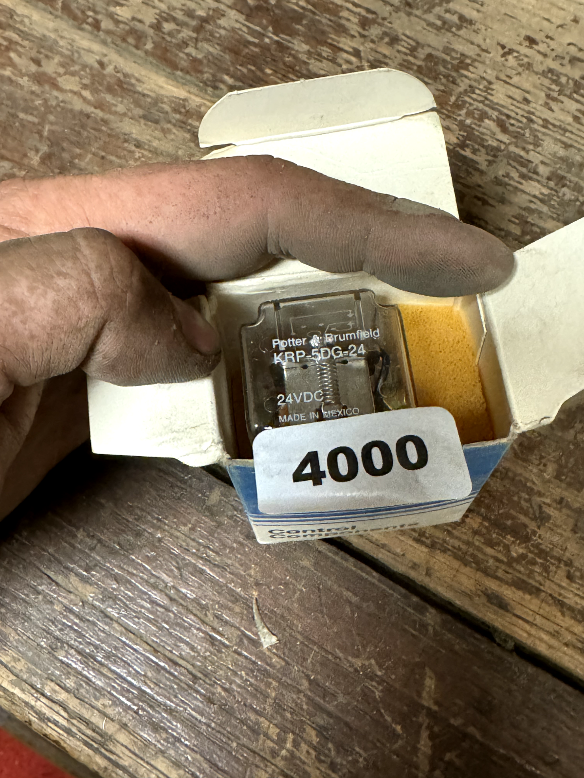 7442600