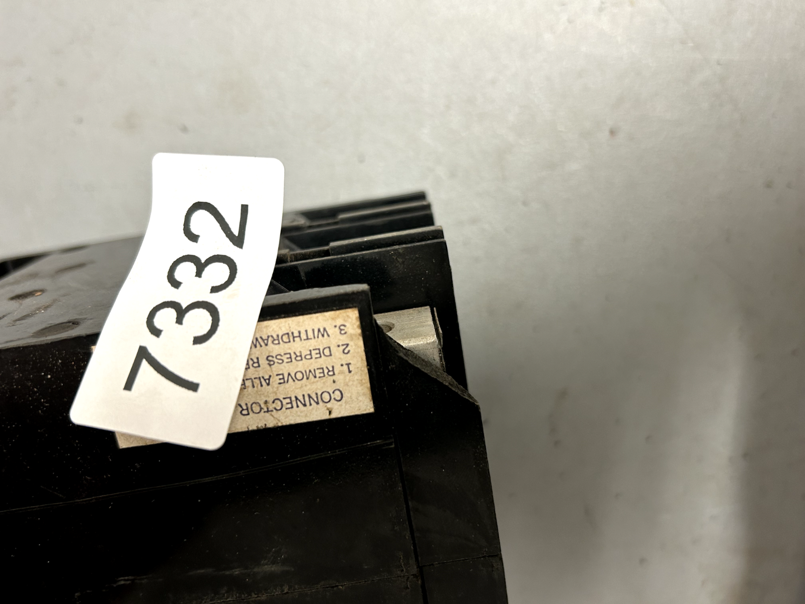 7432351