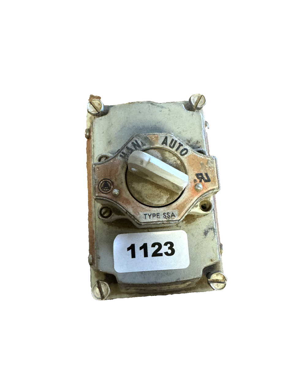 7443532
