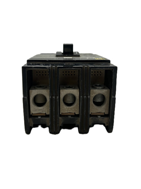 8903772
