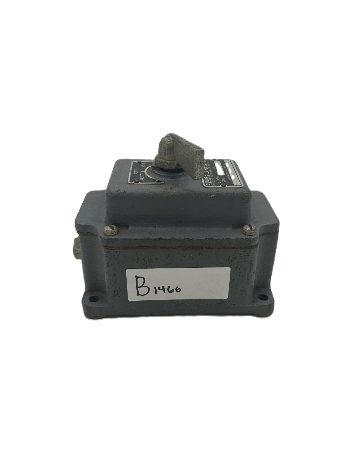 8938943