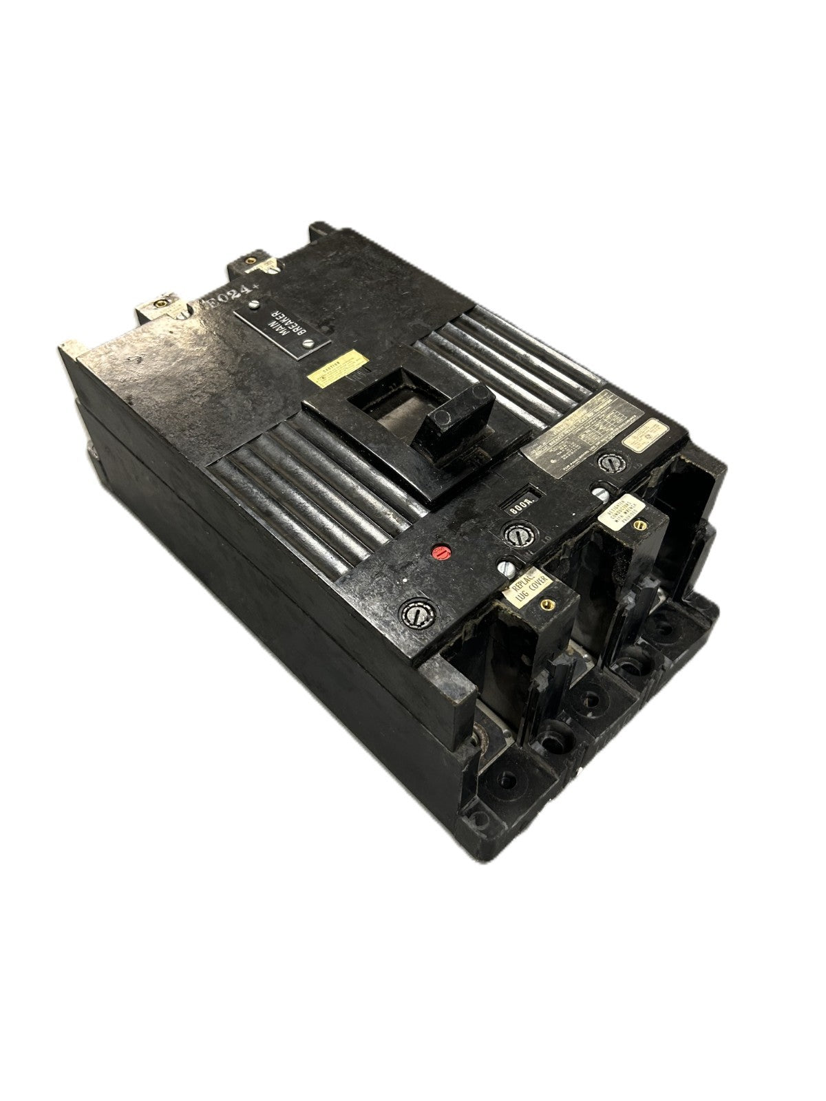 8903787