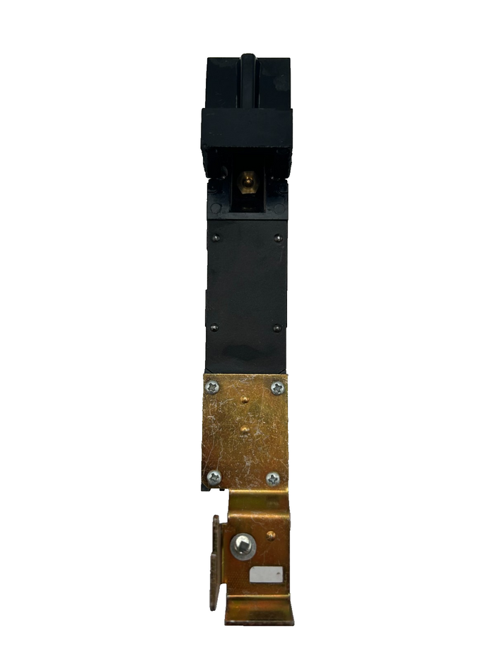 8879911